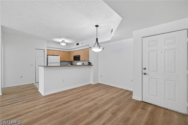 Building Photo - 1200 Reserve Way