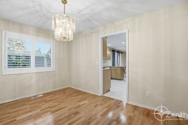 Building Photo - 5322 NE 69th Cir