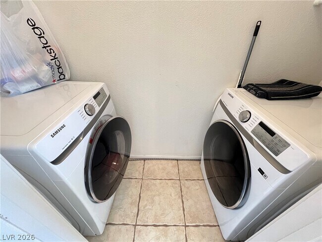 Building Photo - 1000 Duckhorn Ct