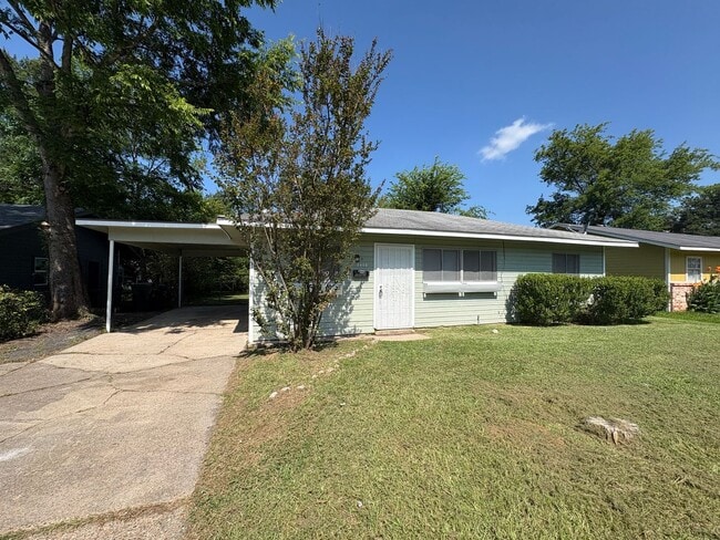 Building Photo - 8408 David Dr