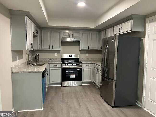 Building Photo - 3793 Rainbow Dr