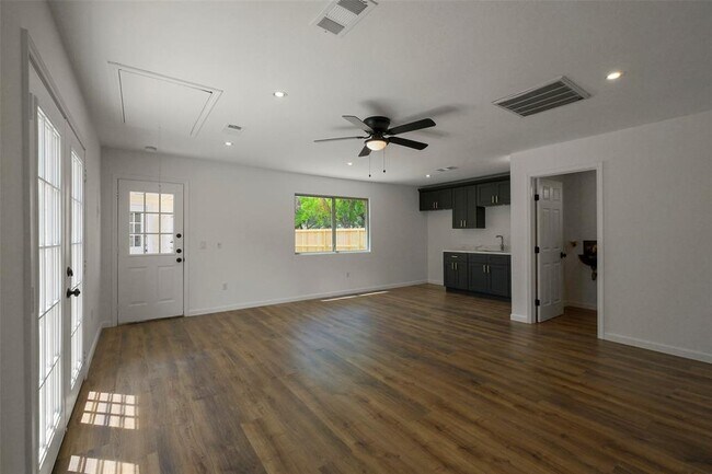 Building Photo - 2742 Triway Ln