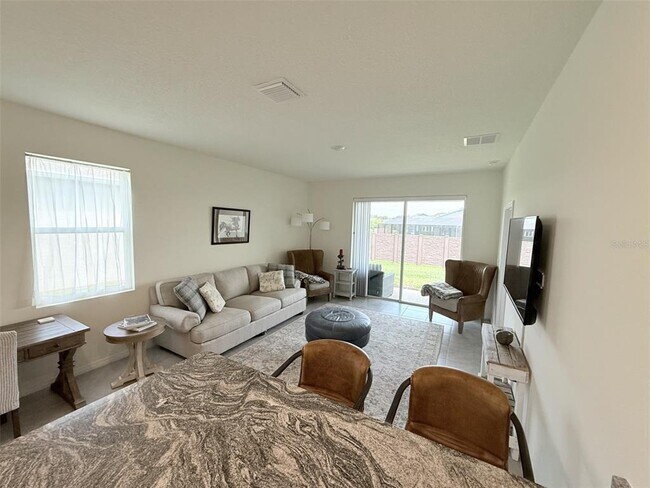 Building Photo - 5553 NW 40th Loop