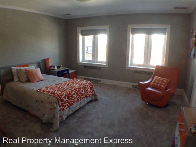 Building Photo - 1 W Penmarch Pl