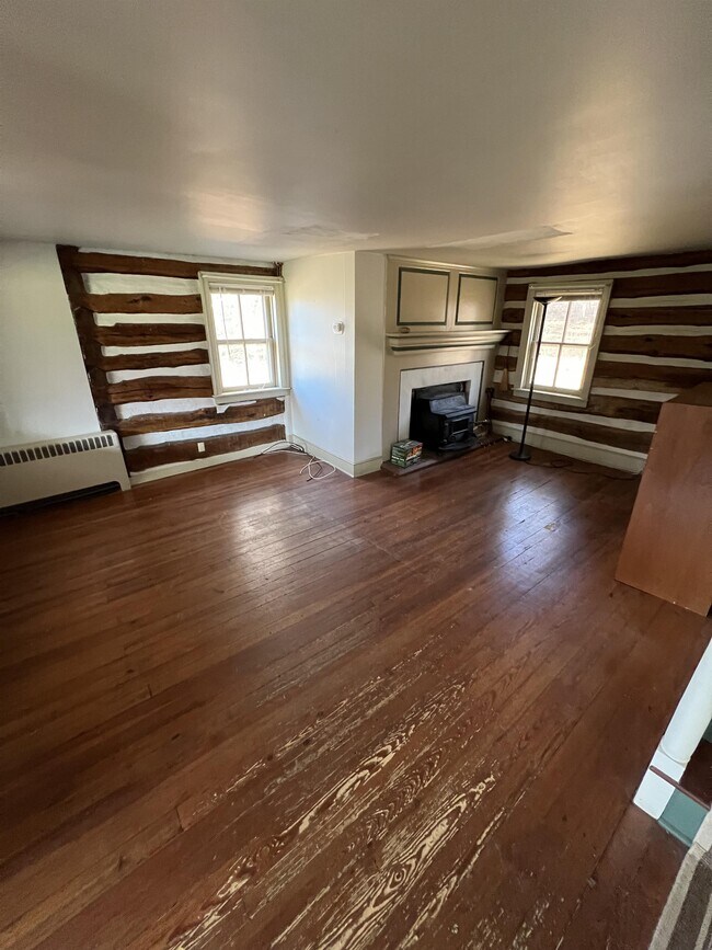 Building Photo - 273 Hidden Hill Farm Ln