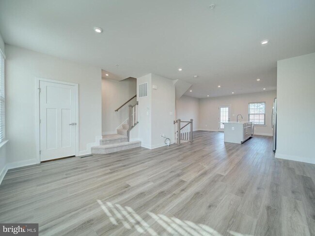 Building Photo - 9502 Autumn Berry Pl