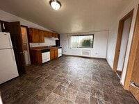 Building Photo - 1033 Main St E