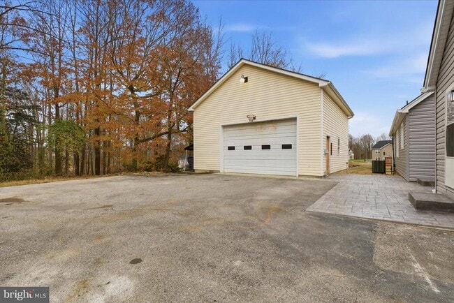 Building Photo - 130 Cox Rd