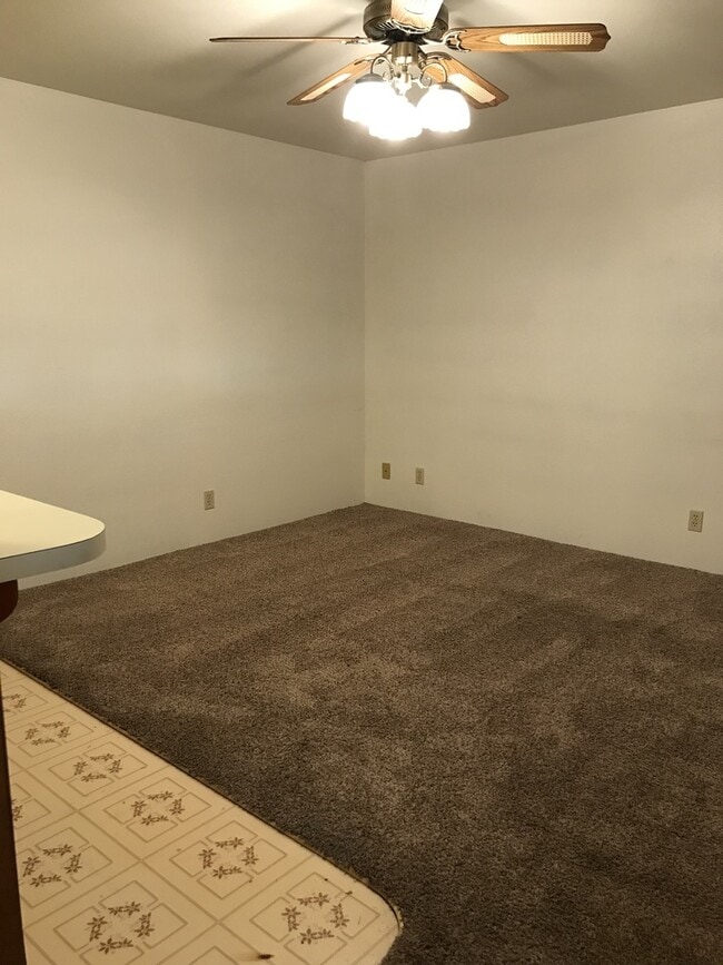 Building Photo - 205 Daley Dr