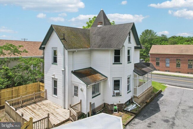 Building Photo - 134 S Main St