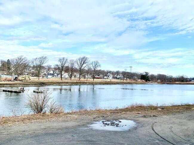 Building Photo - 186 Commercial St