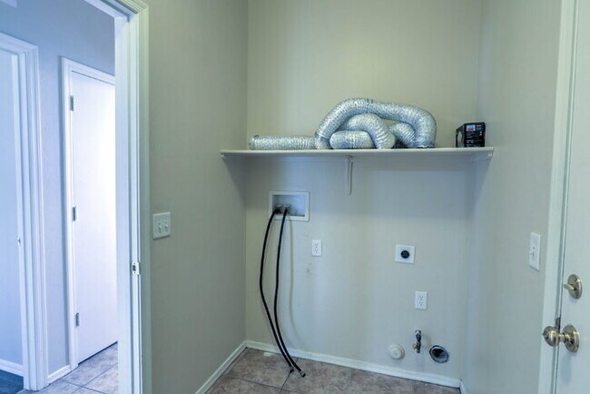 Building Photo - Rancho Sahuarita