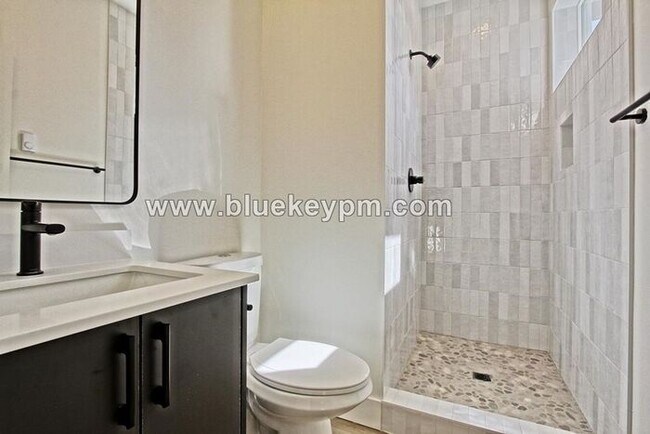 Building Photo - 1526-B: 2 Bed, 2.5 Bathroom Townhome with Fully Fenced Yard