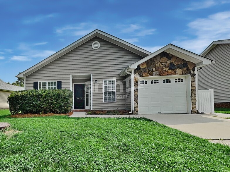 Primary Photo - 5825 Regent Village Dr