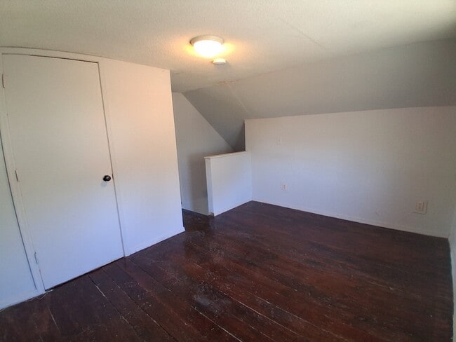 Building Photo - 409 Ave A
