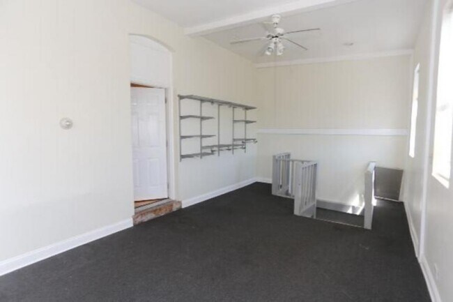 Building Photo - 3 bedroom in Chicago IL 60642