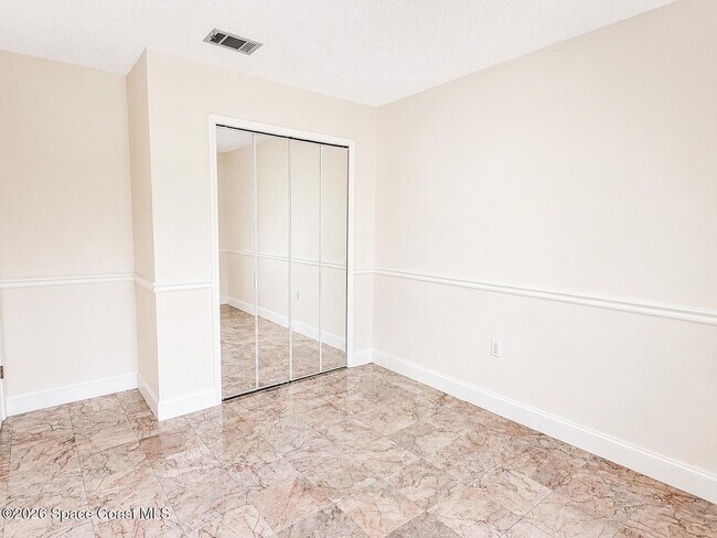 Building Photo - 662 Castaways St NE