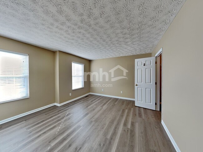 Building Photo - 509 Lake Front Dr