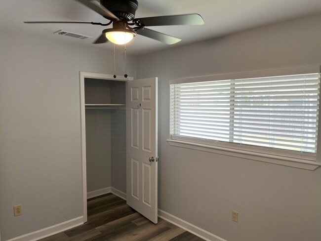 Building Photo - 1316 Nursery Pl