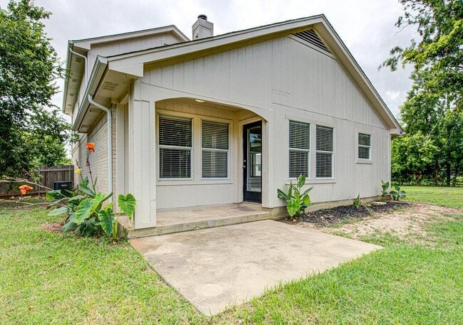 Building Photo - 1302 Crete Ln