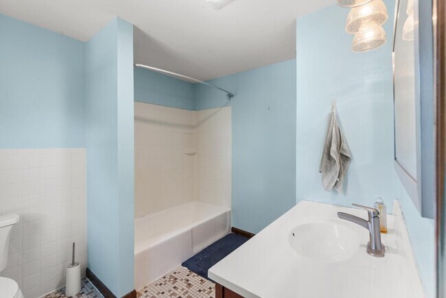 Building Photo - 57 Newbury St