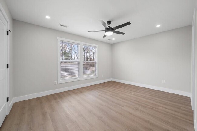 Building Photo - 126 Shipman Dr