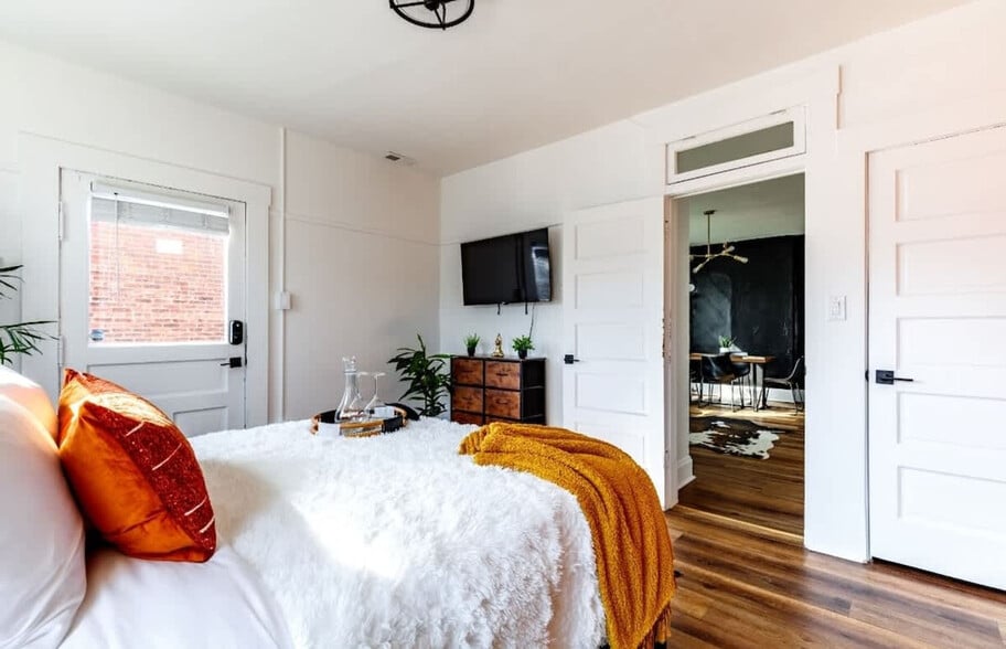 Building Photo - 575 1/2 City Park Avenue-SI ID1265634P