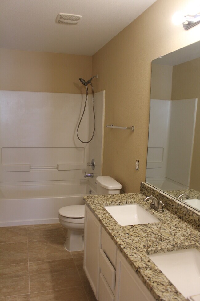 Building Photo - Kyle Home in Waterleaf  Great schools and neighborhood with pool