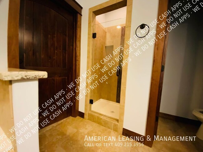 Building Photo - 6305 Highpoint Ave