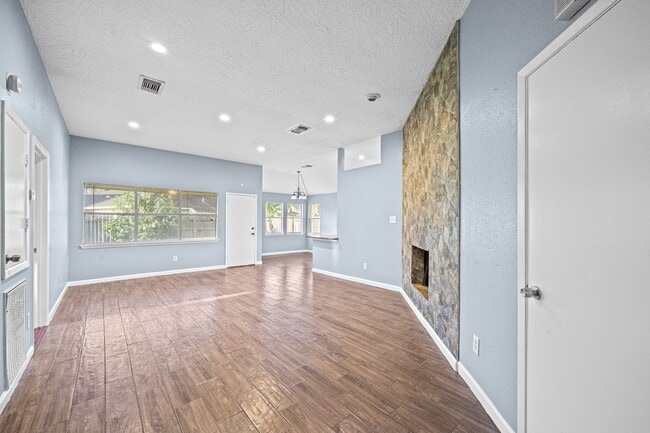 Building Photo - 11059 Landsbury Cir