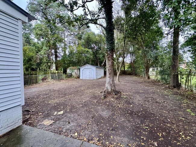 Building Photo - 109 Winston St