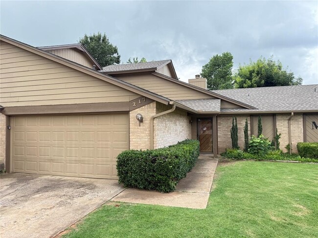 Building Photo - 217 Woodbridge Cir