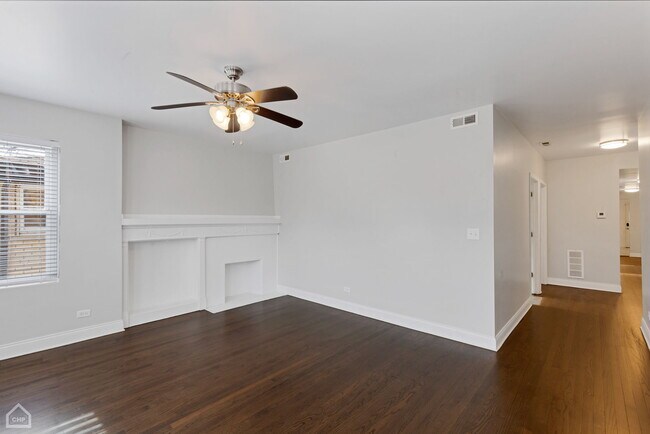 Building Photo - 8248 S Maryland St