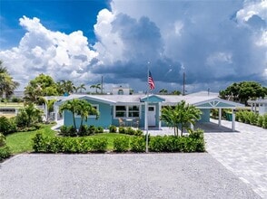 Building Photo - 1265 Holiday Dr
