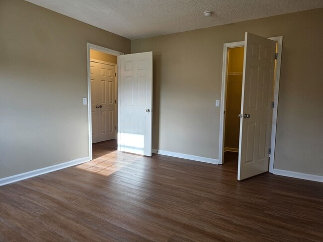 Building Photo - 1609 Bourland Ln