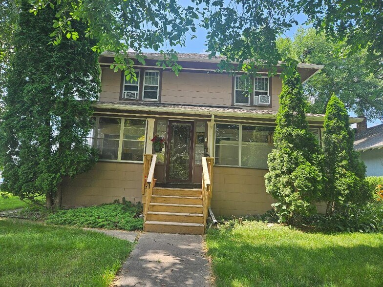 Primary Photo - 1102 14th St N