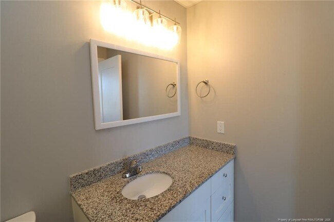 Building Photo - 145 S Main St