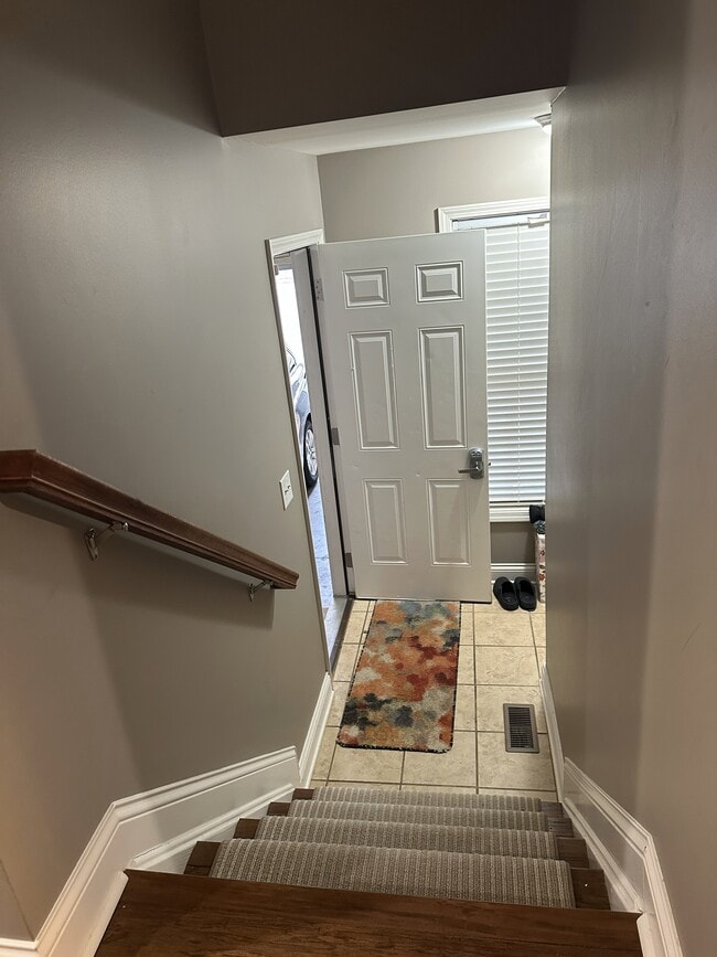 Building Photo - 2424 Calendula Rd