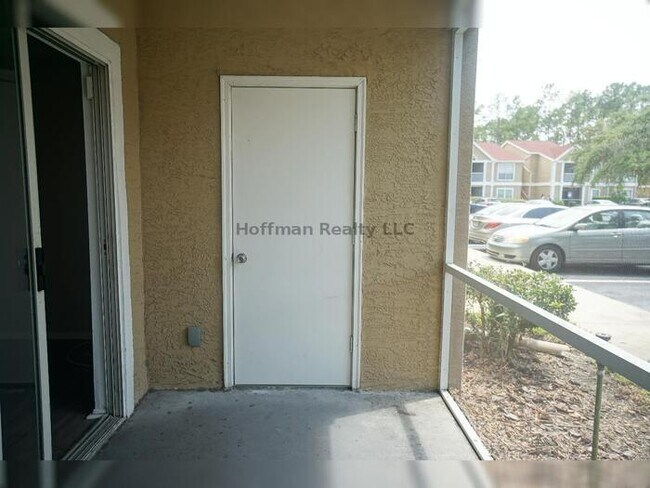 Building Photo - Spacious 1-Bedroom Condo with Modern Upgra...