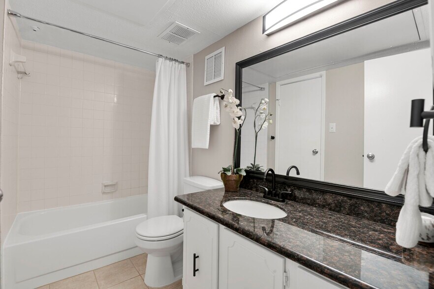 Building Photo - 14777 Wunderlich Dr