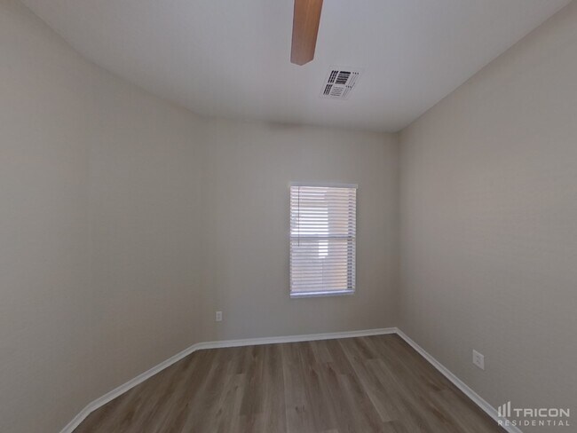 Building Photo - 9015 W Gibson Ln
