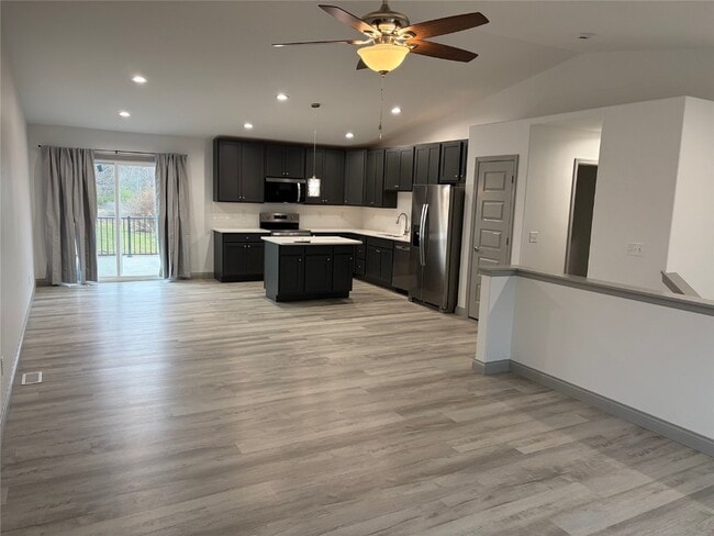 Building Photo - 28712 Woodland Heights Dr