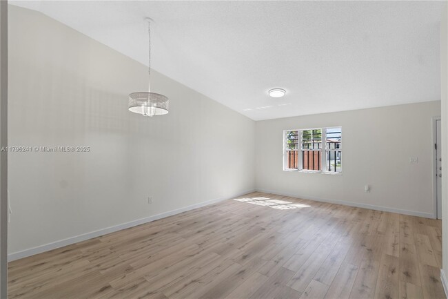Building Photo - 1750 SW 137th Pl