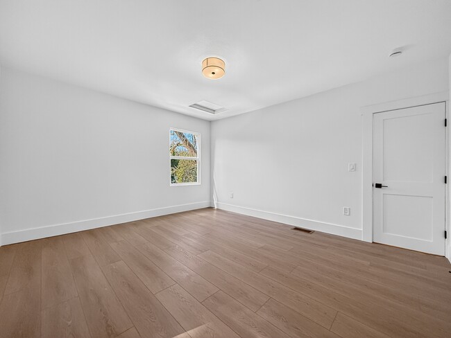 Building Photo - 13337 30th Ave NE