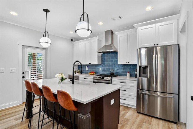 Building Photo - 1170 Moton Ave SW