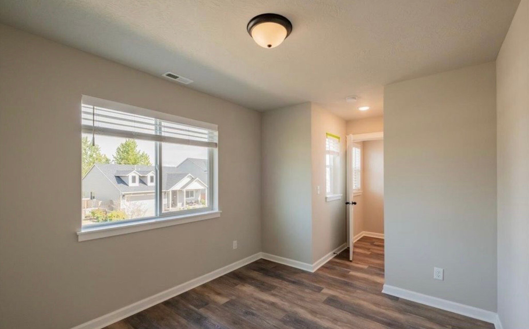 Building Photo - 4164 Sagecrest Dr NE