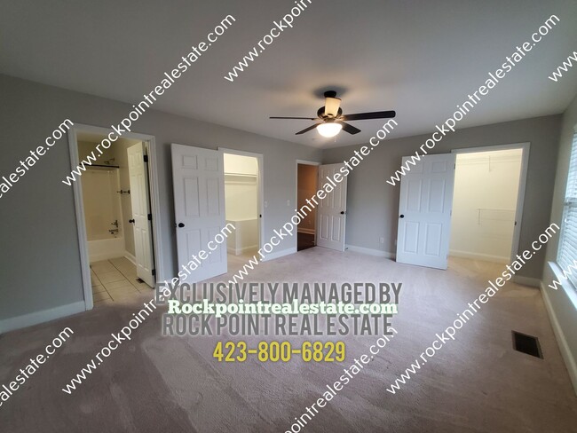 Building Photo - 3 Bedroom 2 Bath Townhouse