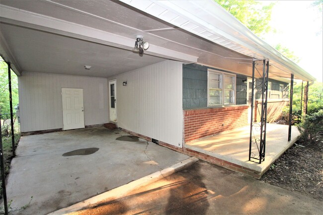 Building Photo - (Coming Soon) 3 Bedroom Ranch in Shelby