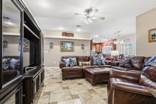 Building Photo - Prestine 4 bedroom home near the Golf Course