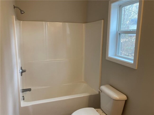 Building Photo - 273 Housley Dr